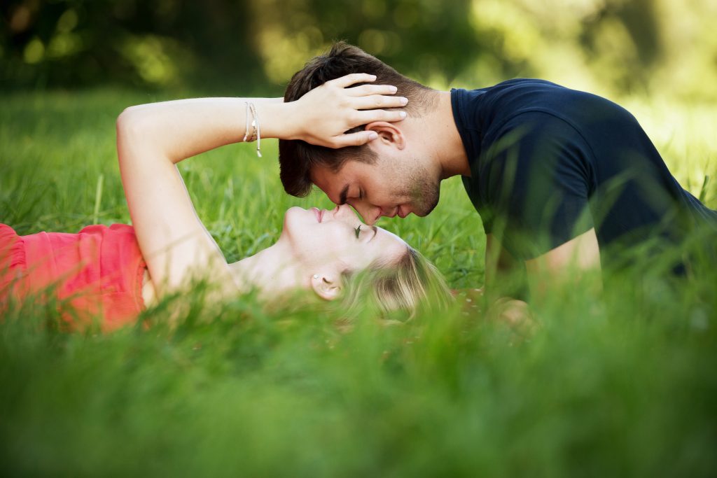 8 Behaviours Men Show When They Are in True love