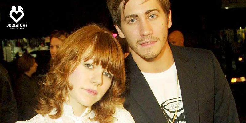 Jake Gyllenhaal and Jenna Lewis love story