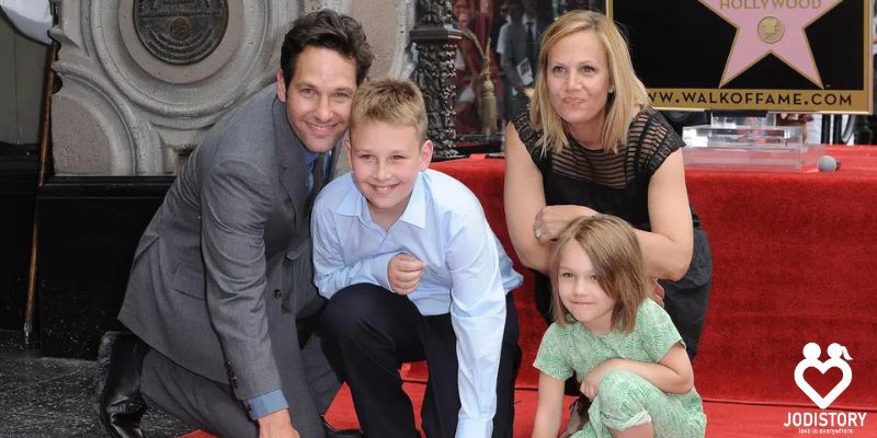 Paul Rudd (Ant-man) and Julie Yaeger love story